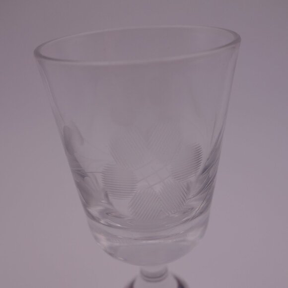 Set of Four(4) Small Delicate Glasses with Pattern - Picture 7 of 16